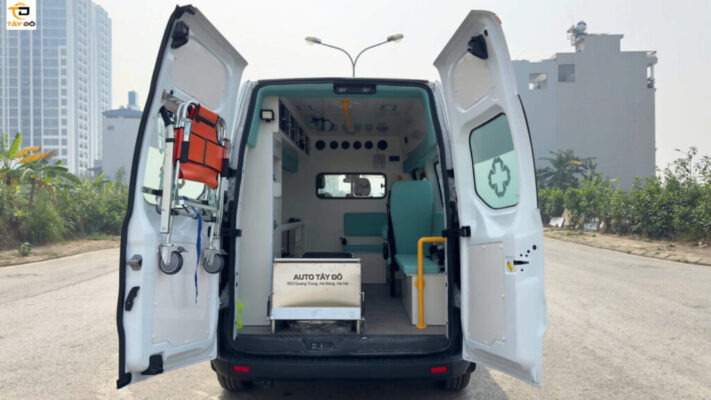 trang thiết bị xe cứu thương ford transit