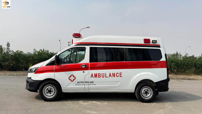 xe cứu thương ford transit