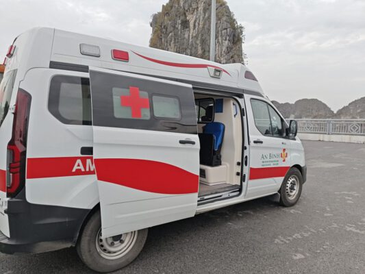 xe cứu thương cần bằng gì 