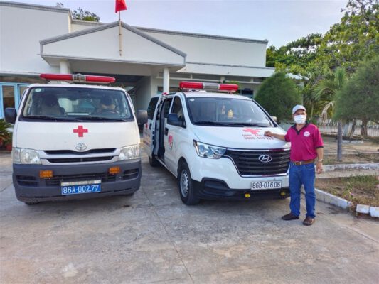 xe cứu thương cần bằng gì