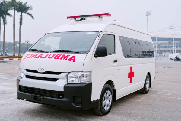 Xe cấp cứu toyota hiace nóc cao