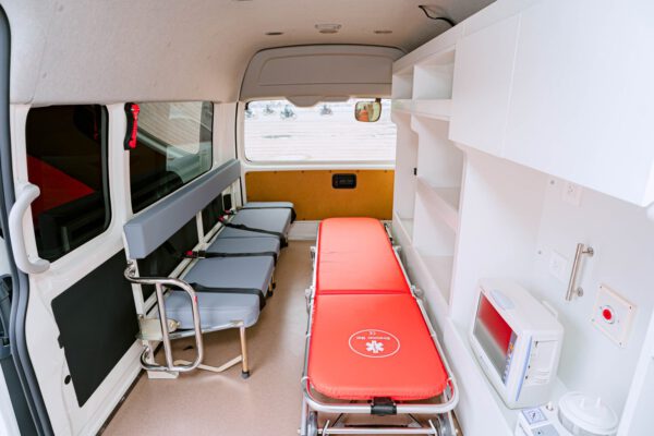khoang bệnh nhân xe cứu thương Toyota Hiace