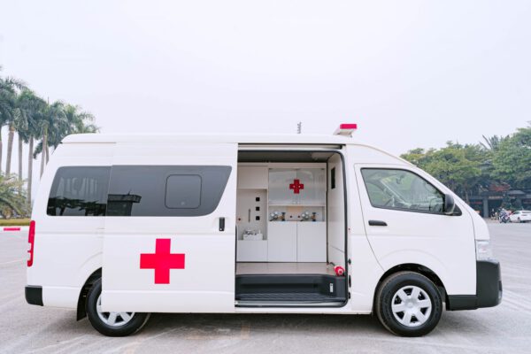 khoang bệnh nhân xe cấp cứu Toyota Hiace