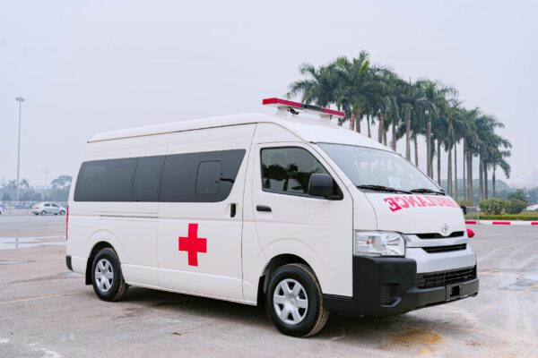xe cấp cứu toyota hiace