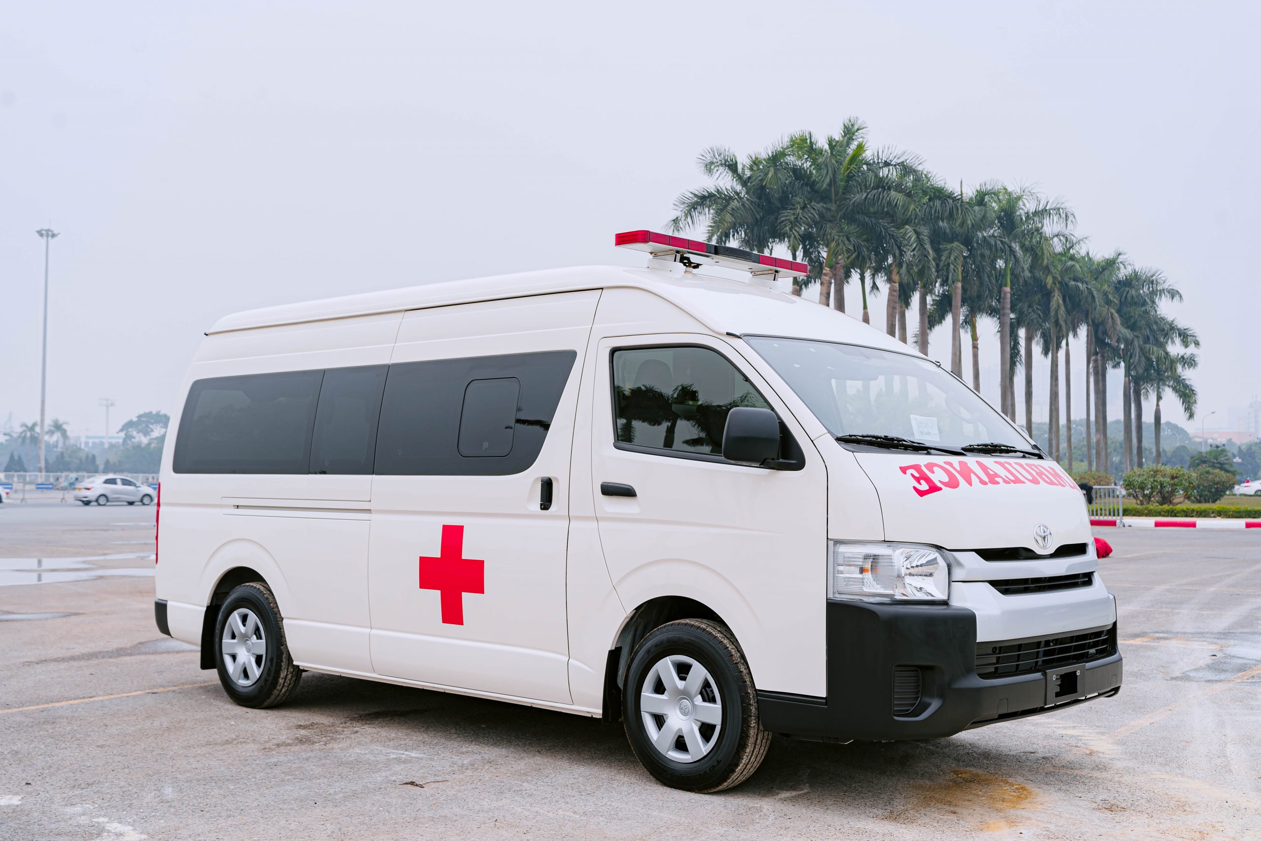 xe cấp cứu toyota hiace